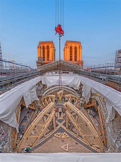 reconstruction notre dame de paris